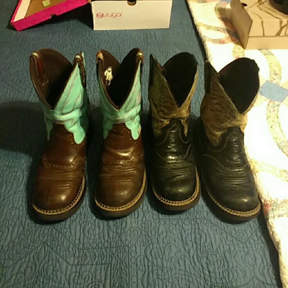Cowboy boots size 5.5 size